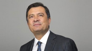 Lütfullah Kayalar kimdir?