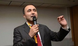 Dr. Turhan Özen kimdir?