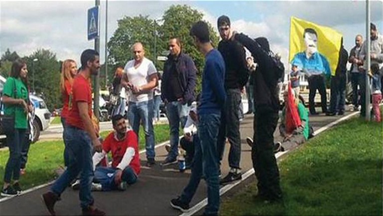 Terör örgütü PKK elemanları Almanya’da Türklere saldırdı