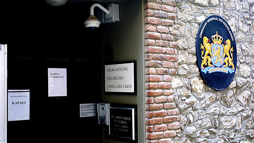 Hollanda’nın İstanbul Başkonsolosluğu kapatıldı