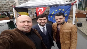 Belçika Türkleri PKK’nın gerçek ‘terörist yüzü’nü Brüksel’de açtığı çadırla sergiliyor