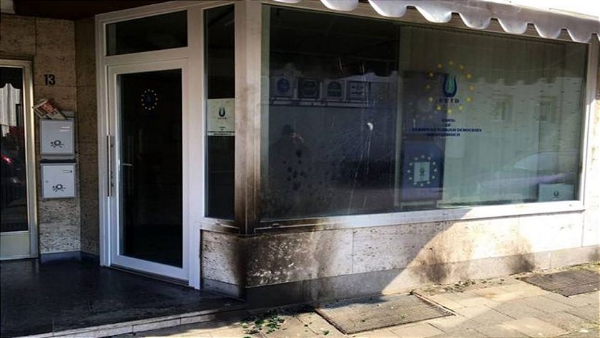 Terörist PKK iyice azdı, UETD’ye ve Avrupa’da Türk STK’lara saldırılar sürüyor