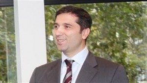 Zafer Sırakaya kimdir?