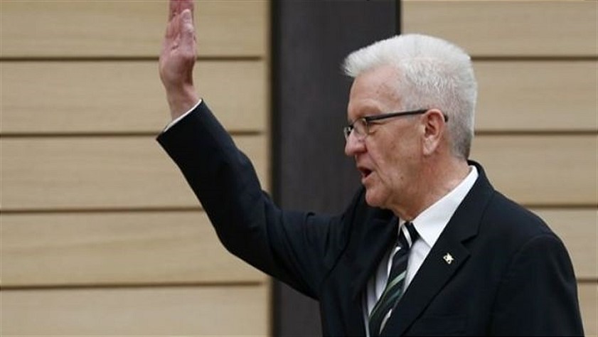 Kretschmann’dan FETÖ’ye açık destek