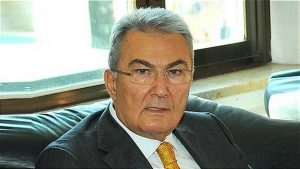 Deniz Baykal kimdir?