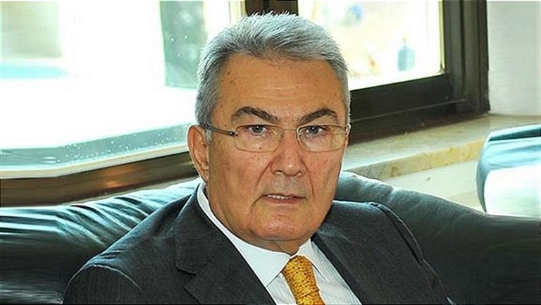 Deniz Baykal kimdir?