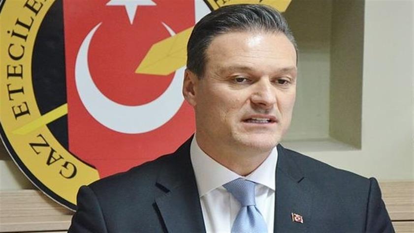 Efsane futbolcularımızdan Alpay Özalan: “Sportif başarısızlık nedeniyle gönderilmedim”