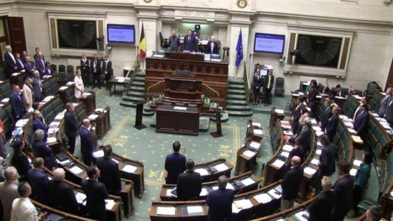 Türk kökenli vekiller Türkiye karşıtı oy verdi!