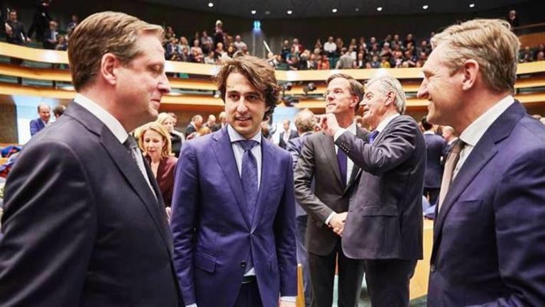 Hollanda’da koalisyon krizi sürüyor!