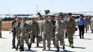 Genelkurmay Başkanı Akar, Suriye sınırındaki birlikleri denetledi