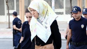 Adil Öksüz’ün yengesinin sözleri hakimi kızdırdı!