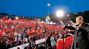 Kahramanlar hatırlanacak hainler lanetlenecek 