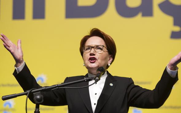 İYİ Parti’de Meral Akşener yeniden genel başkan seçildi