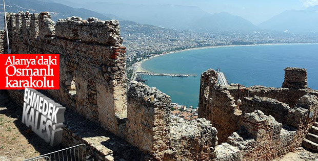Köklü tarihi geçmişiyle Ehmedek Kalesi’ne ziyaretçi akını
