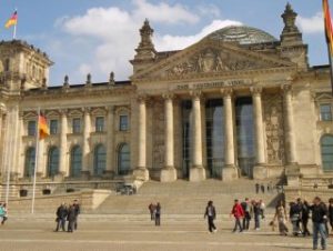 Almanya savunma harcamalarını artırıyor