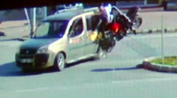 Antalya'da 2 genci hayattan koparan kaza kamerada