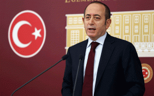 CHP Genel Sekreteri Akif Hamzaçebi istifa etti
