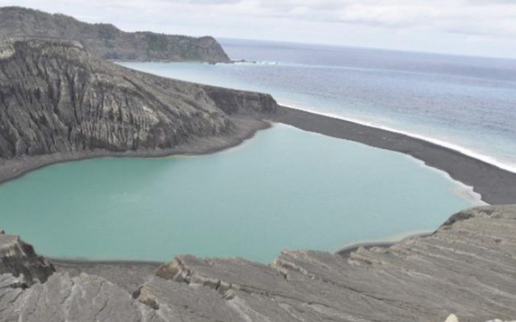 Dünyanın en yeni adasında yaşam belirtisi NASA görüntüleri yayınladı