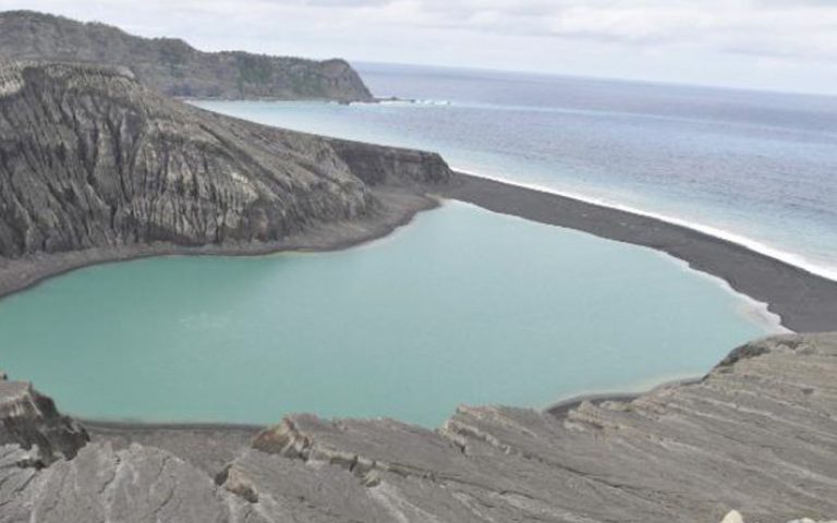 Dünyanın en yeni adasında yaşam belirtisi NASA görüntüleri yayınladı