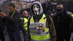 Fransa’da maske takan protestoculara ceza verilecek