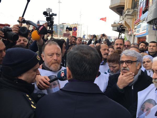 HDP’lilerin Taksim’de yürüyüş zorbalığı