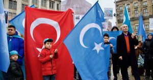 Hollanda’da Doğu Türkistan protestosu