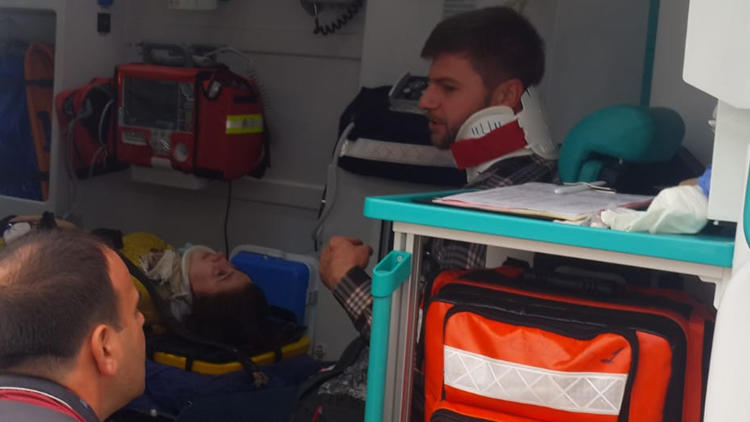 İşçi servisi devrildi… Yaralılar var