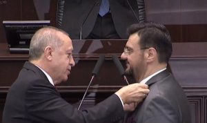 İyi Parti’den istifa eden Tamer Akkal, AK Parti’ye geçti