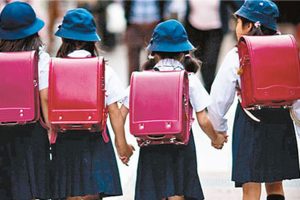 Japonya’da rezalet 10 yaşındaki kızı katiline teslim ettiler