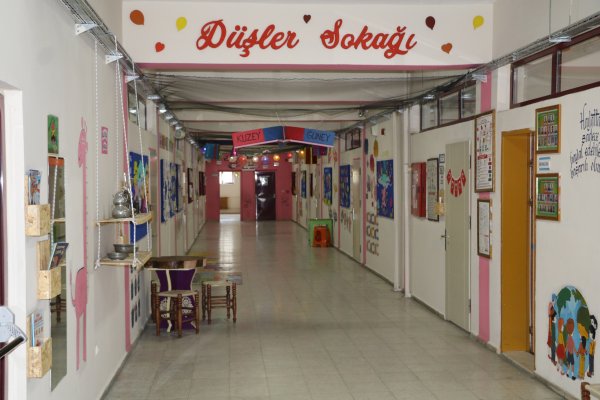 Rize'de öğrencilere evlerini aratmayan farklı okul 