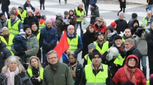 ‘Sarı yelekliler’ şimdi de İsveç sokaklarında