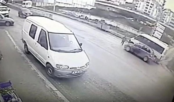 Servis ihmali küçük çocuğu canından ediyordu