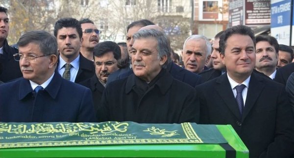 Abdüllatif Şener: Davutoğlu ile Gül anlaşamadı