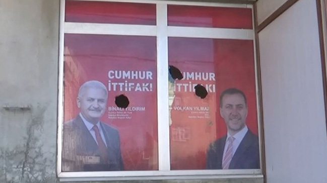 Cumhur İttifakı bürosuna çirkin saldırı!