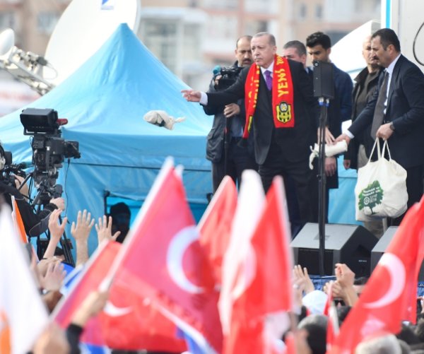 Cumhurbaşkanı Erdoğan: CHP Yunan gazetelerine manşet oluyor
