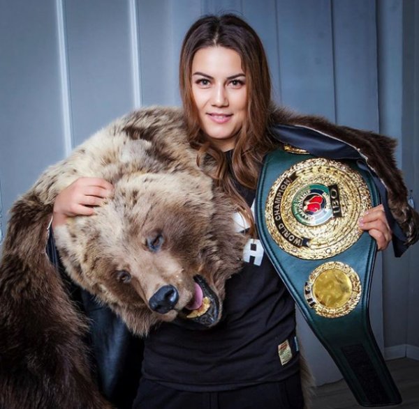 Kazak boksör Putin ile dövüşmek istediğini söyledi