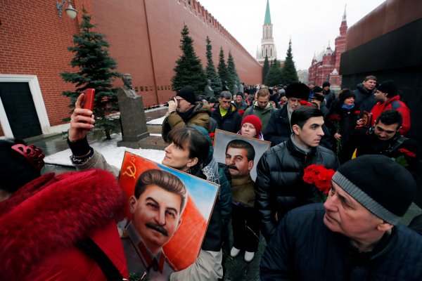 Stalin ölüm yıl dönümünde Moskova'da anıldı