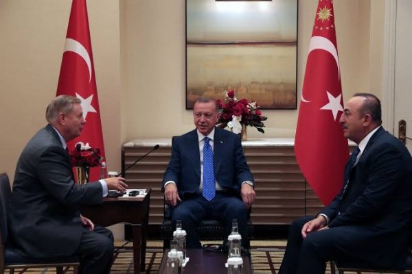 ABD Senatörü Rus telefon şakacıları tarafından kandırıldı