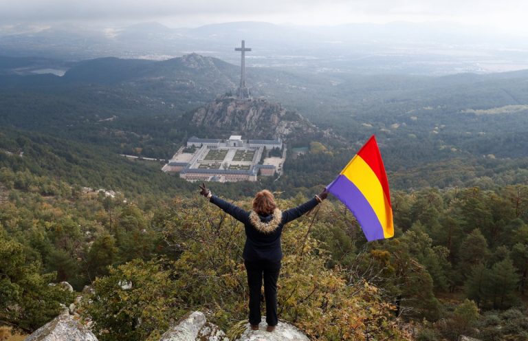 İspanya’da diktatör Franco’nun mezarı taşınmaya başladı