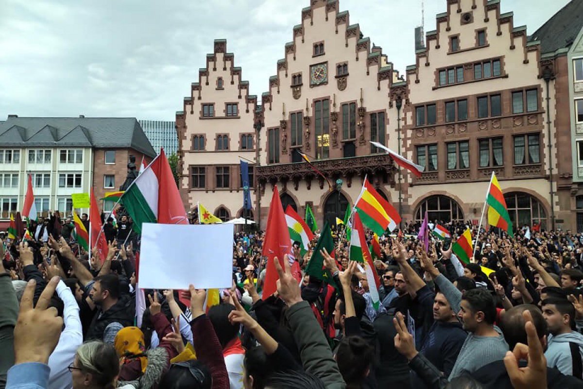 Köln'de PKK'lılar eylem yaptı