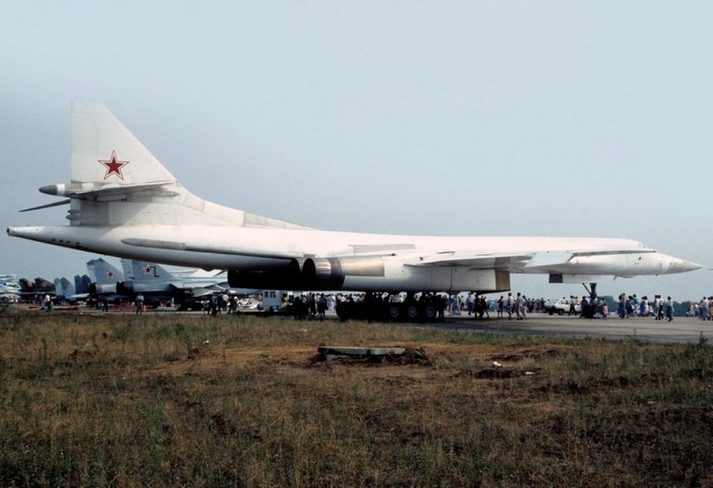 Rusya’dan Güney Afrika’ya iki nükleer bombardıman uçağı