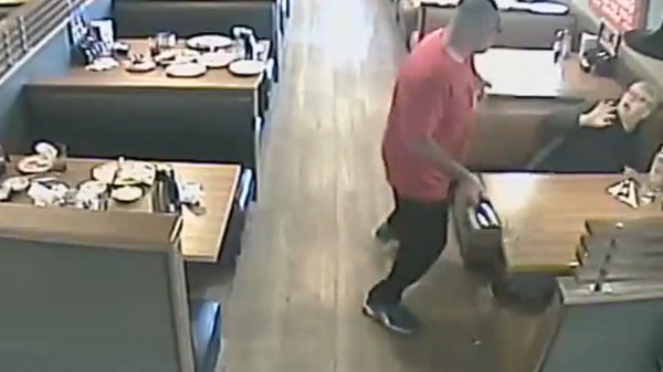 ABD'de saldırgan, yaşlı kadınları darbedip soydu 