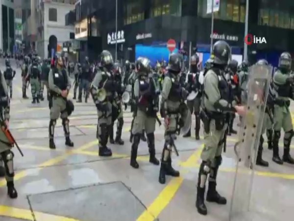 Çin'den Hong Kong polisine: Daha sert müdahale edin