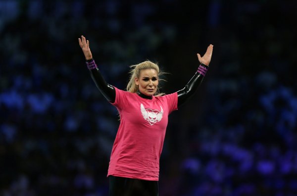 Suudi Arabistan'da kadınlar Amerikan güreşi yaptı