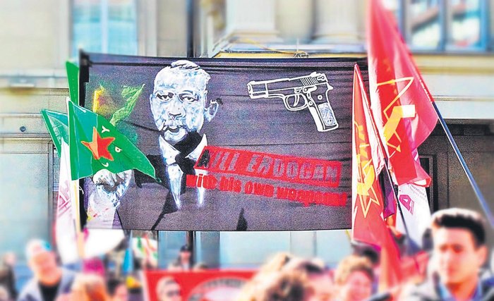 Erdoğan’ı ölümle tehdit eden pankarta 4 yıl sonra dava