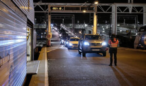 İngilizlerin diğer AB ülkelerine Fransa’dan geçmeleri yasaklandı