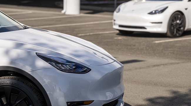 Tesla’lar Paris’te taksi olarak kullanımdan kaldırılıyor