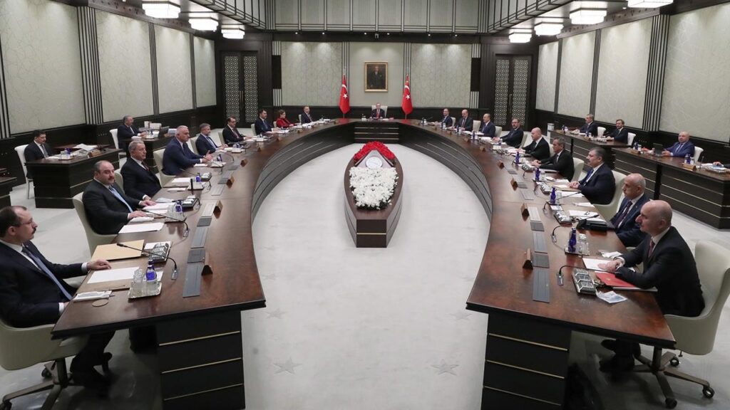 Kabine Beştepede toplandı