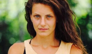 Survivor Nadya havuzda çırılçıplak poz verdi!