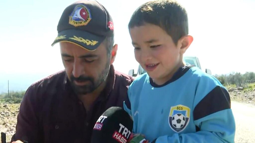 Depremzede Hamza’nın dron sevinci